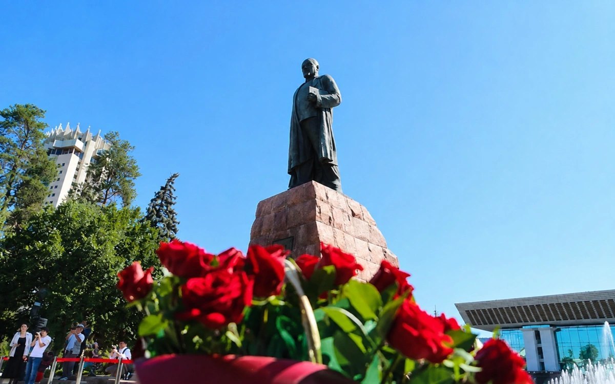 Абай әлемі: «Толық адам» танымы ұлт сапасын қалай көтереді