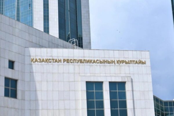 Құрылтайдың алғашқы сессиясы: күзгі саяси маусымның басты күн тәртібі