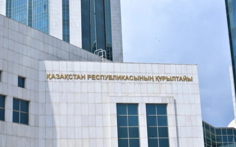 Құрылтайдың алғашқы сессиясы: күзгі саяси маусымның басты күн тәртібі
