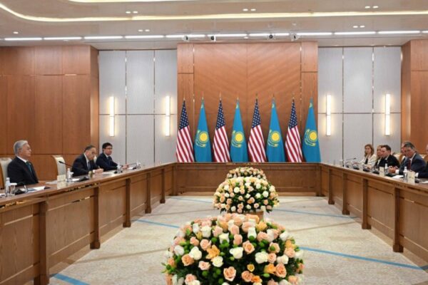 АҚШ конгресмені Тоқаевқа Трамптың сәлемін жеткізді
