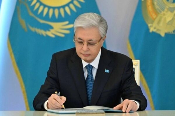 Тоқаев Си Цзиньпинге Қытайдағы сел құрбандарына көңіл айтты