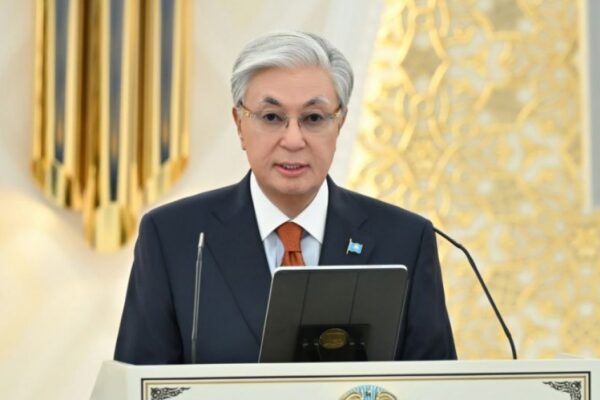 Мемлекет басшысы бір топ көрнекті азаматтарды мемлекеттік наградалармен марапаттады