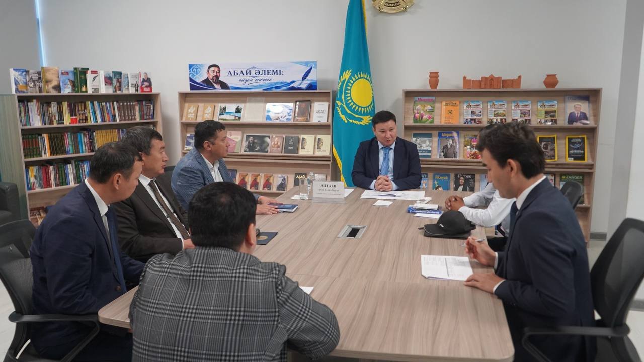 Түркістан облысы әкімінің орынбасары тұрғындарды қабылдады
