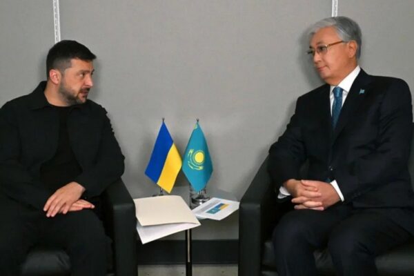 Тоқаев Зеленскийді Украина Тәуелсіздігінің 35 жылдығымен құттықтады