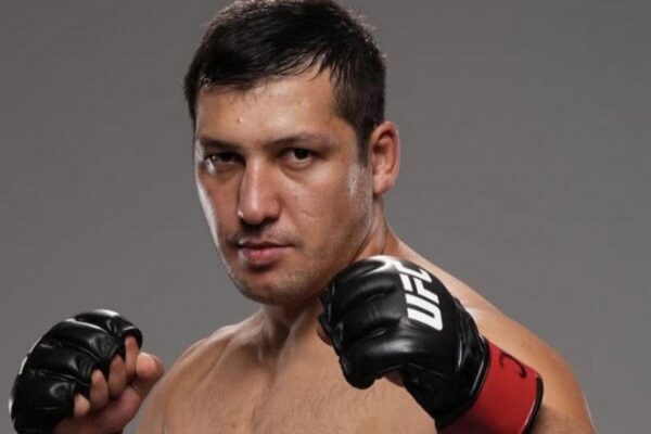 Қазақстандық жауынгер UFC-де бірінші раундта нокаутпен жеңді