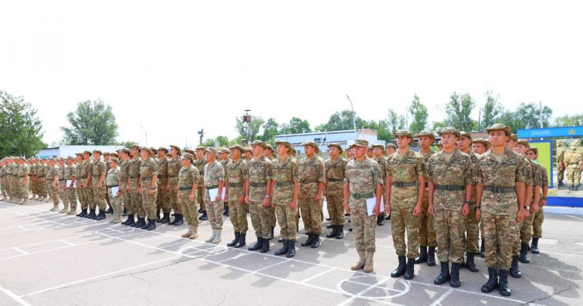 РЭБӘИИ түлектері әуе қорғанысы әскерлеріне жолдама алды