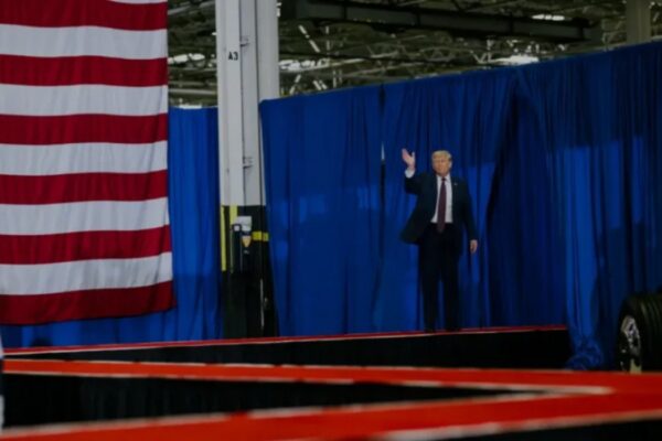 Трамп: Иранға қарсы соғыста бензин қымбаттығына төземіз