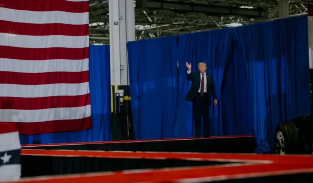 Трамп: Иранға қарсы соғыста бензин қымбаттығына төземіз