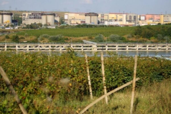 Румыниядағы АЭС Дунай суының тартылуына байланысты тоқтатылды