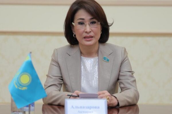 Ақмарал Әлназарова денсаулық сақтау министрі болып тағайындалды