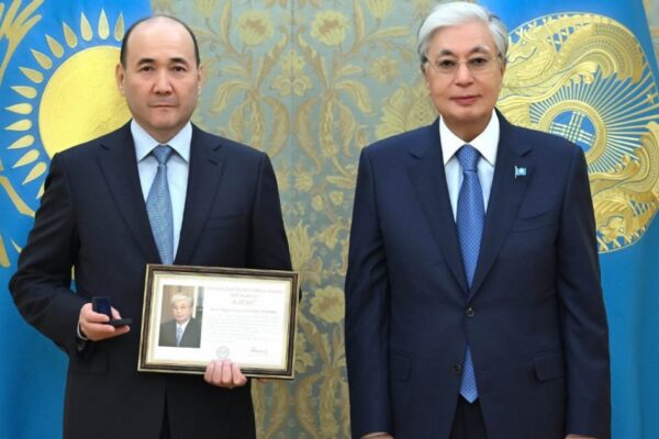 Тоқаев Ғизат Нұрдәулетовке алғыс білдірді