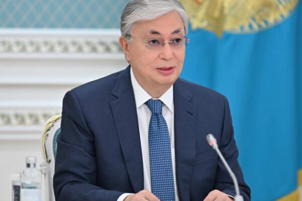 Тоқаев халық жазушысы Валерий Михайловты 80 жылдығымен құттықтады