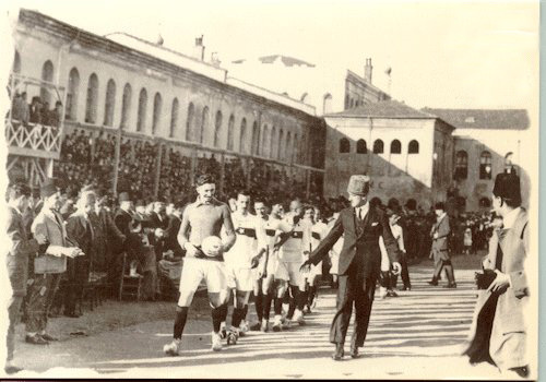 Taksim Stadyumu 1920ler Istanbulun ilk futbol stadyumu tarihi