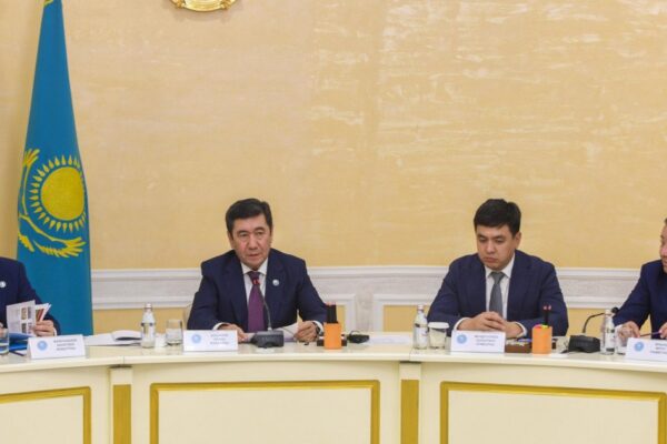 Ерлан Қошанов Батыс Қазақстанда қоғамдық институттармен кездесті