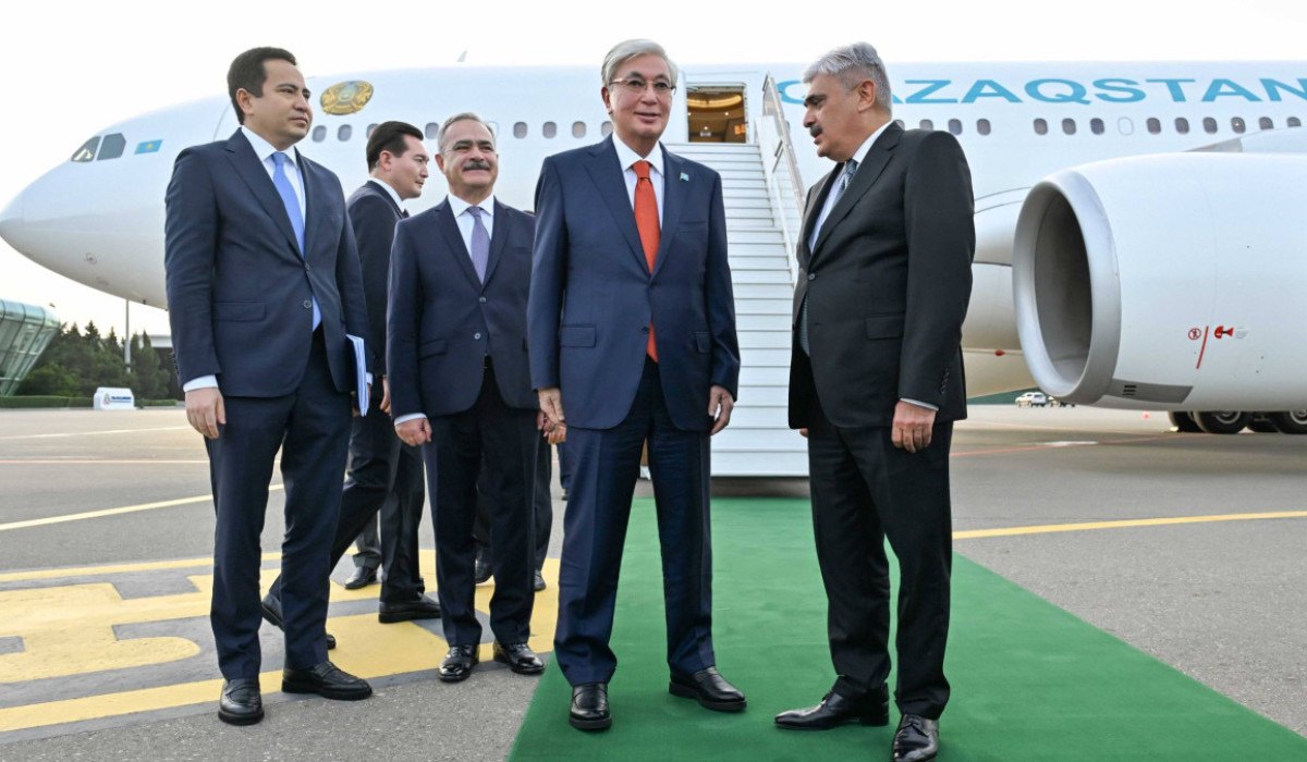 Тоқаев АӨСШК 7-саммитіне қатысу үшін Бакуге барды
