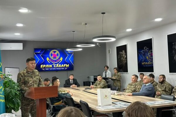 Ұлттық ұлан полковнигі Қостанай курсанттарымен кездесті