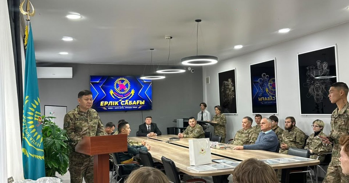 Ұлттық ұлан полковнигі Қостанай курсанттарымен кездесті