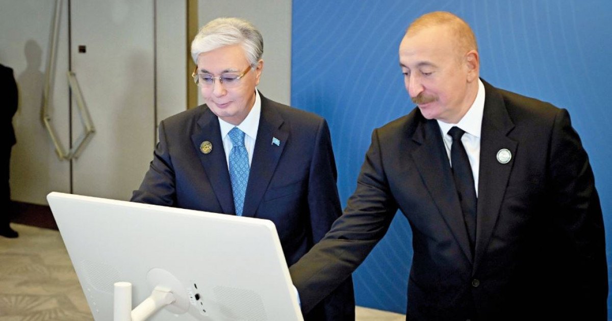 Тоқаев пен Әлиев Каспий табанындағы 380 шақырымдық оптикалық желіні іске қосты