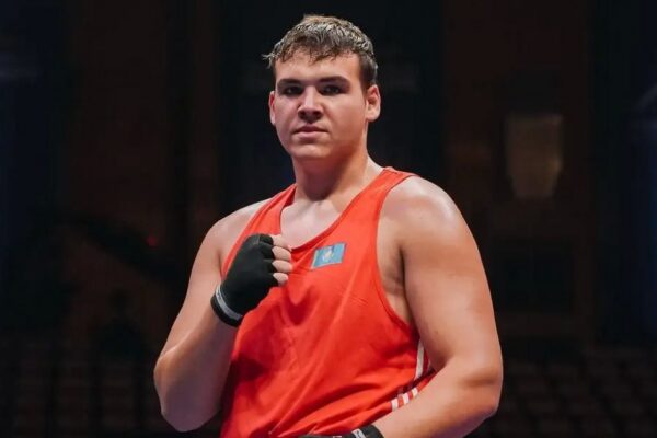 Қазақ боксшысы Владислав Саможонов әлем чемпионатында техникалық нокаутпен жеңді